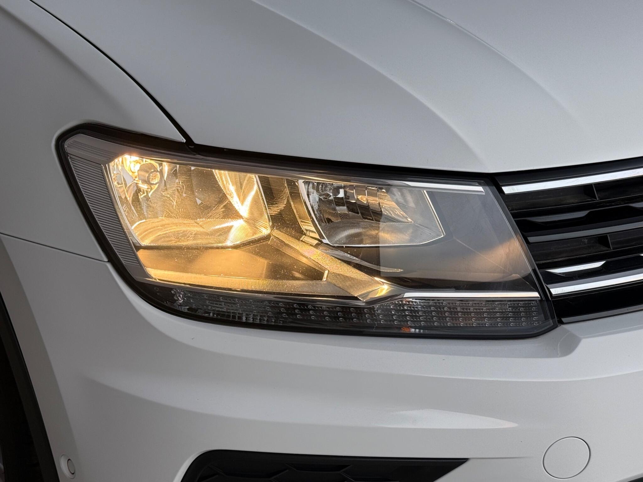 Volkswagen Tiguan view 4