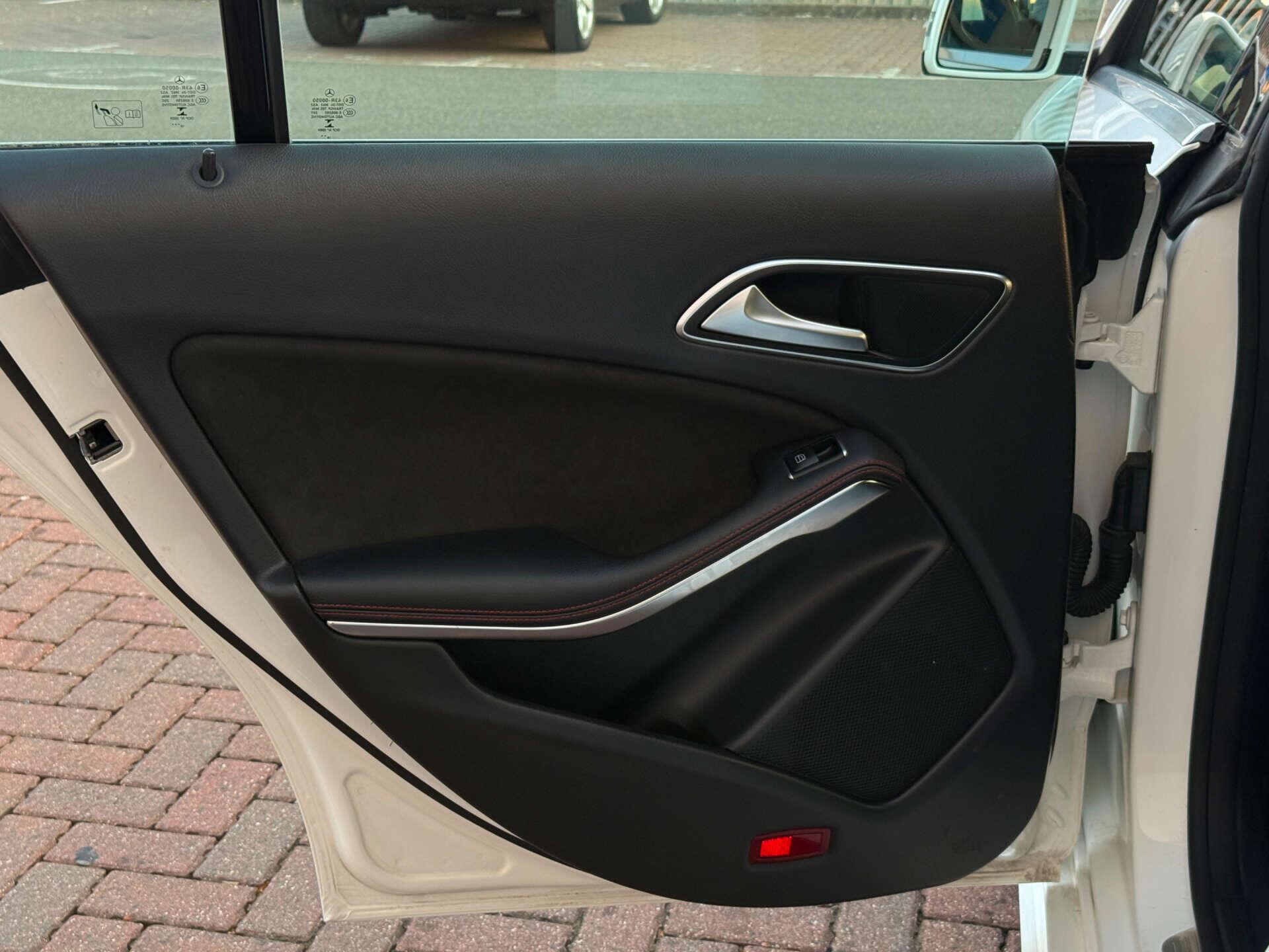 Mercedes-Benz Cla view 35