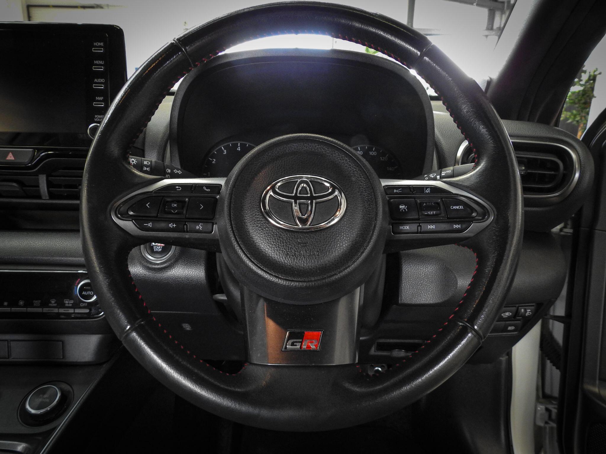 Toyota Yaris view 27