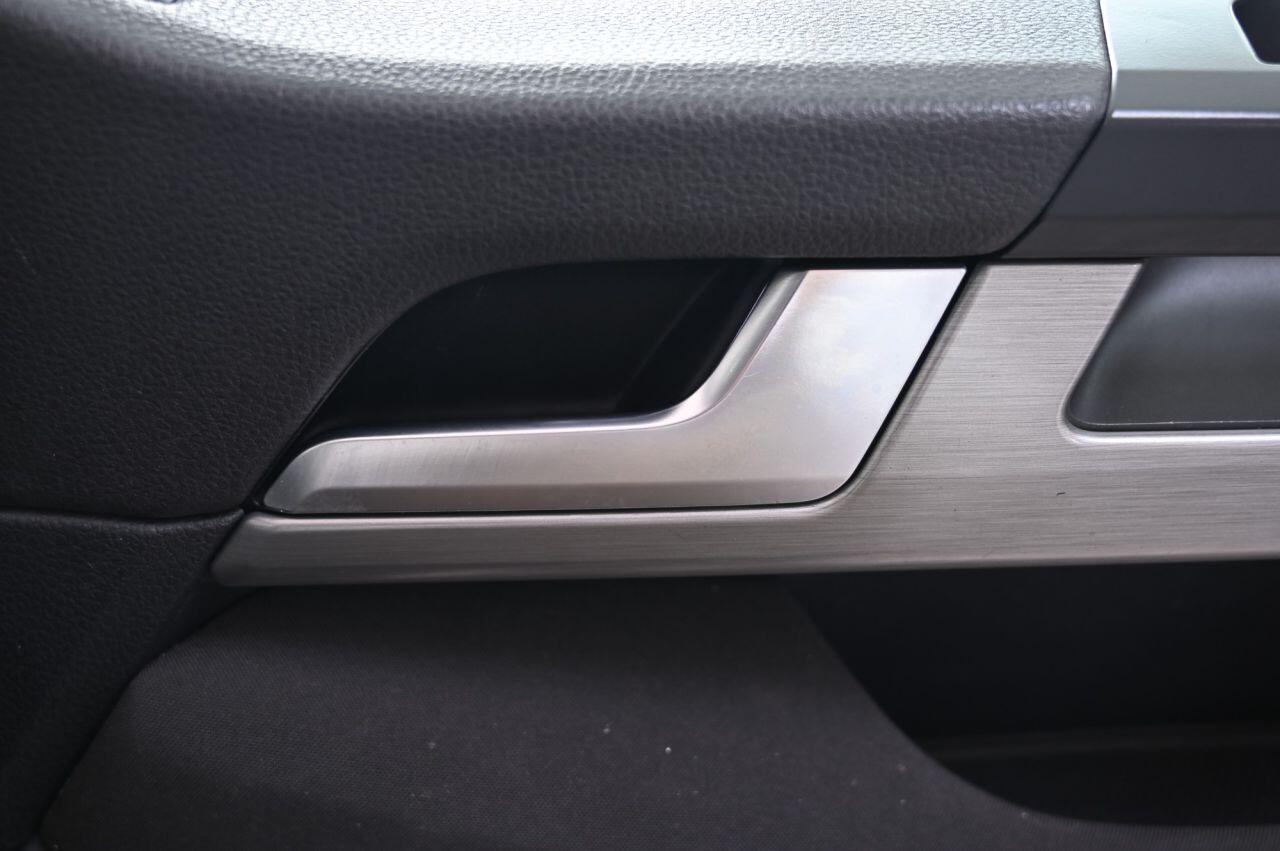 Volkswagen Caravelle view 35
