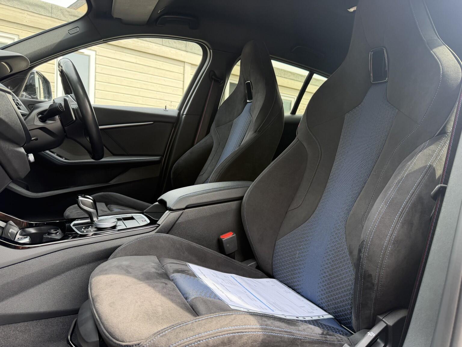 BMW 1 Series view 16