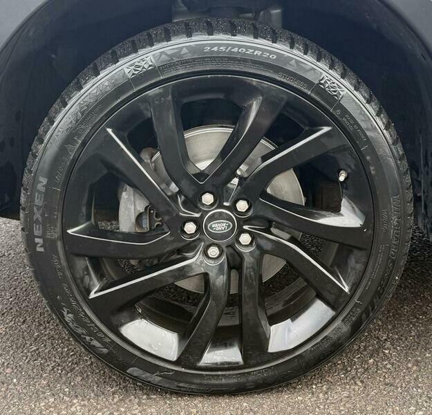 Land Rover Discovery Sport view 22