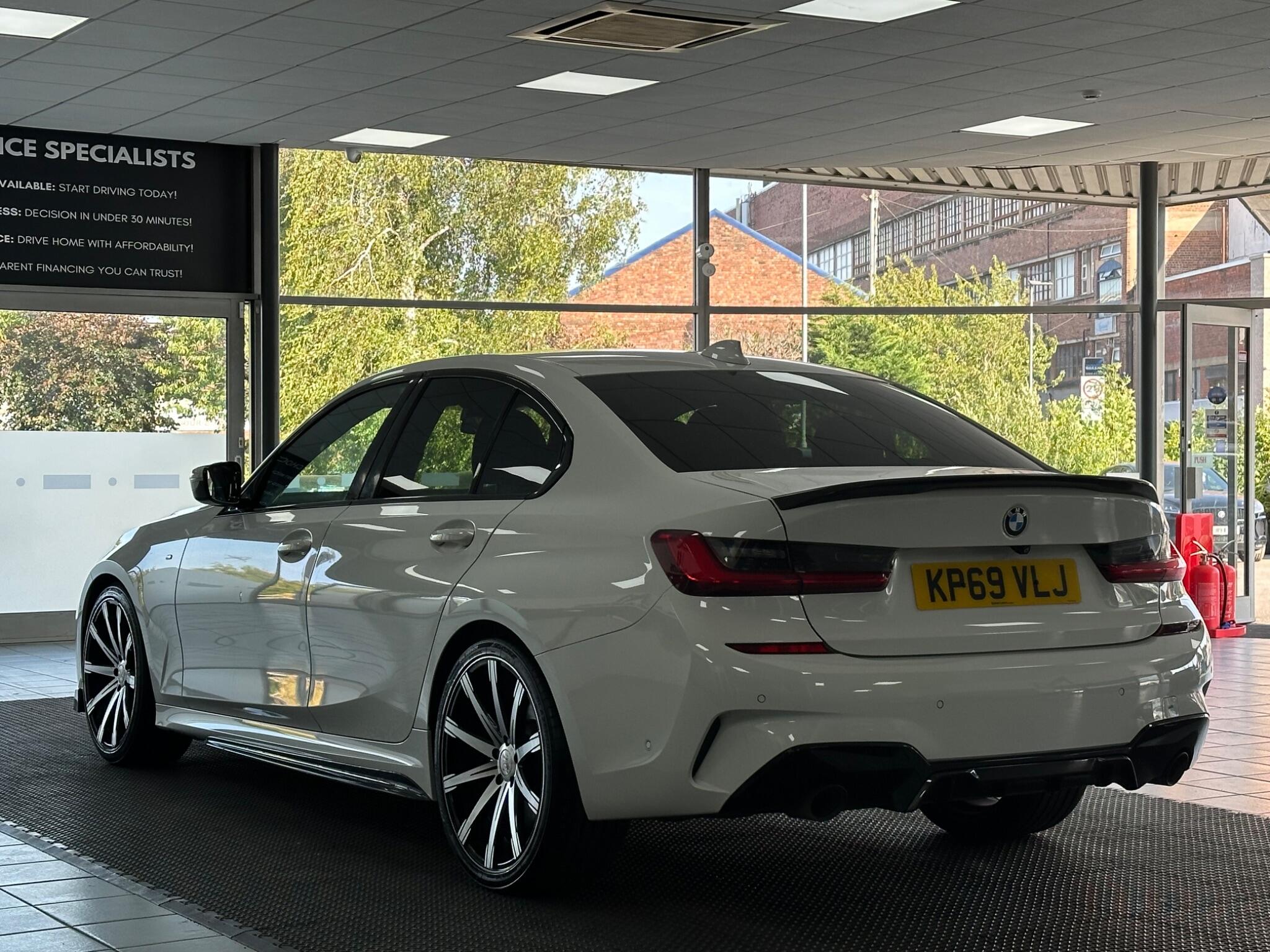 BMW 3 Series view 11