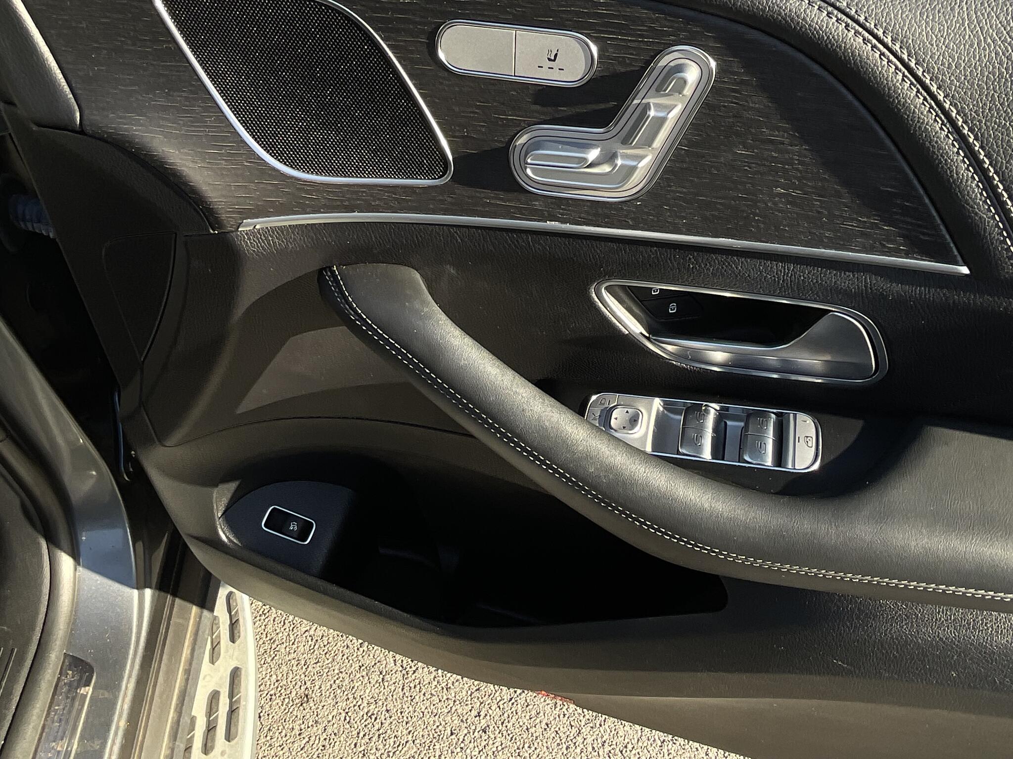 Mercedes-Benz Gle view 33
