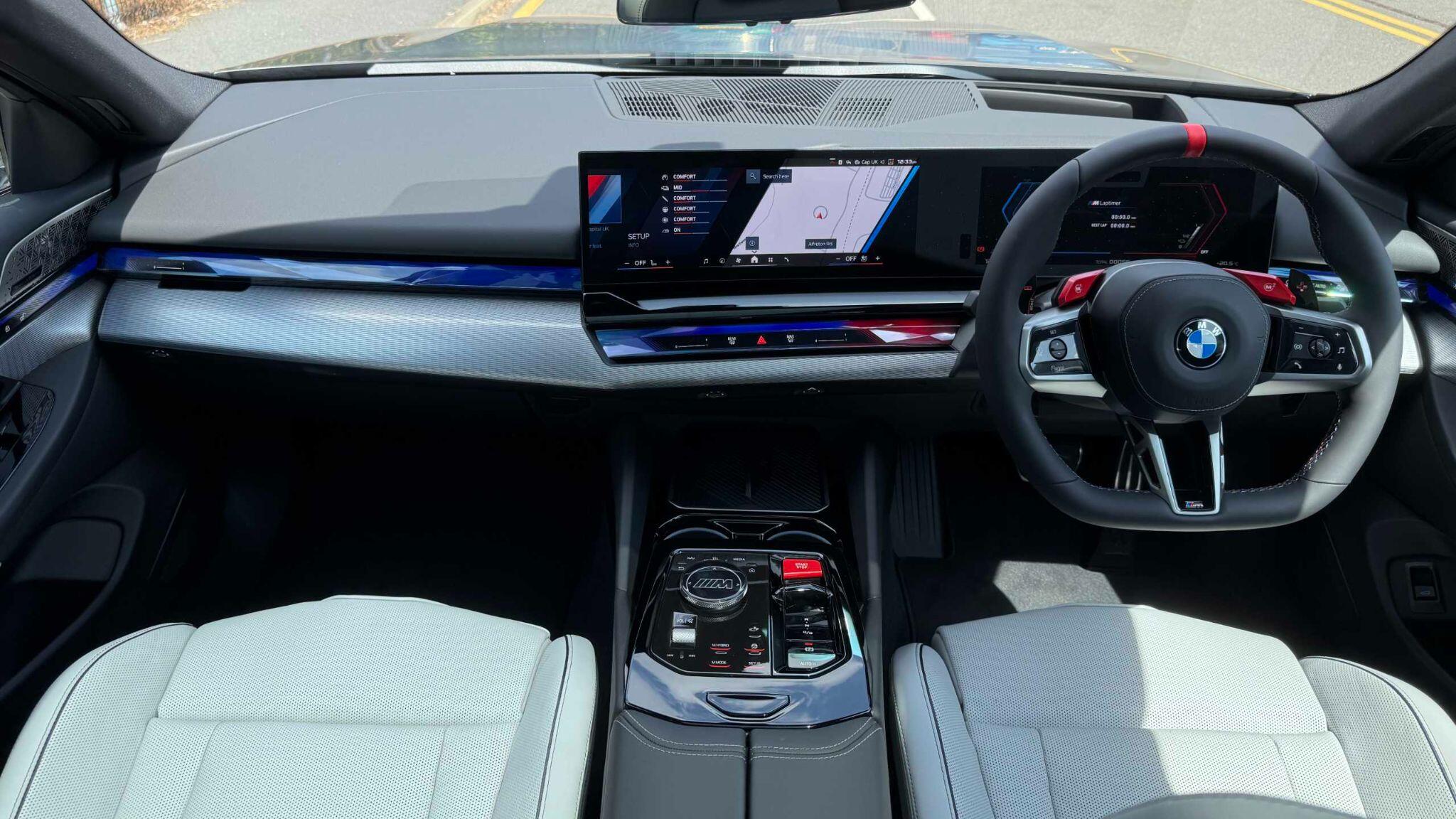 BMW M5 view 5