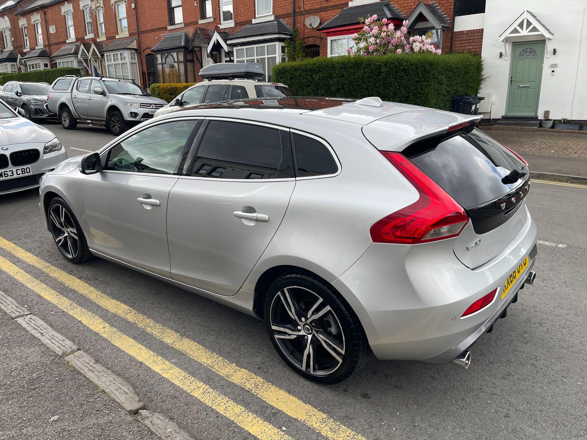 Volvo V40 view 14