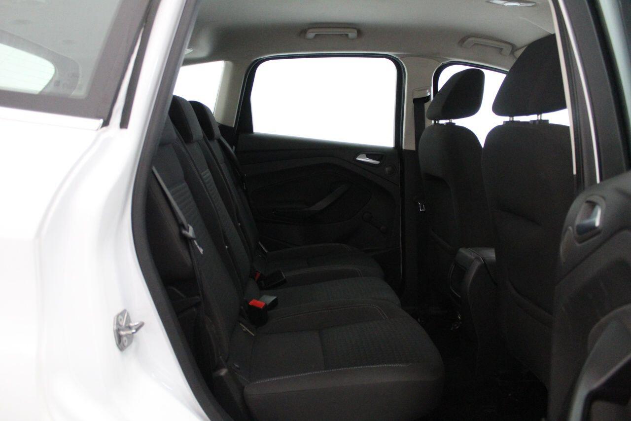 Ford C-Max view 48
