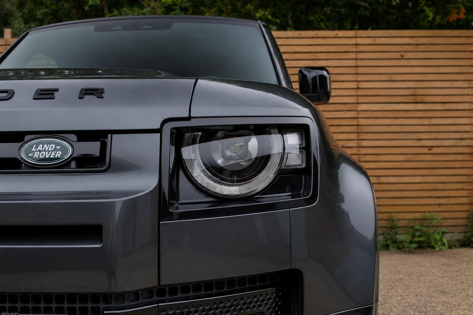 Land Rover Defender view 48