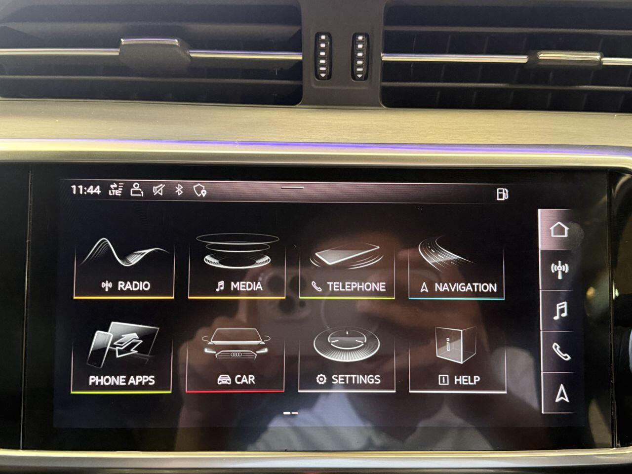 Audi A6 Saloon view 49