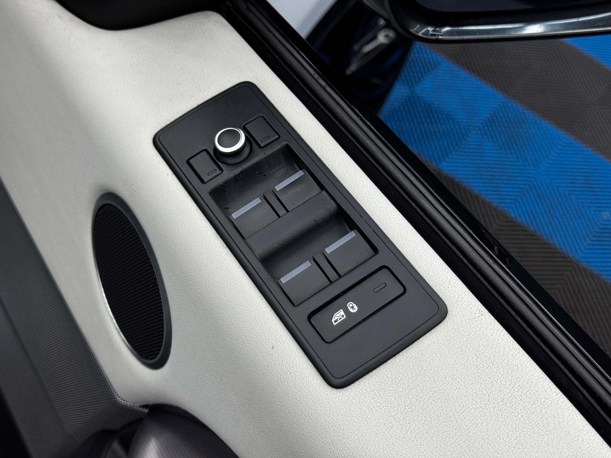 Land Rover Range Rover Sport view 39