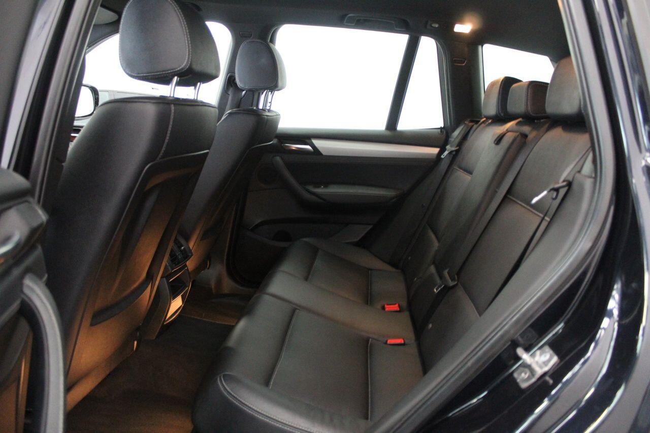 BMW X3 view 56