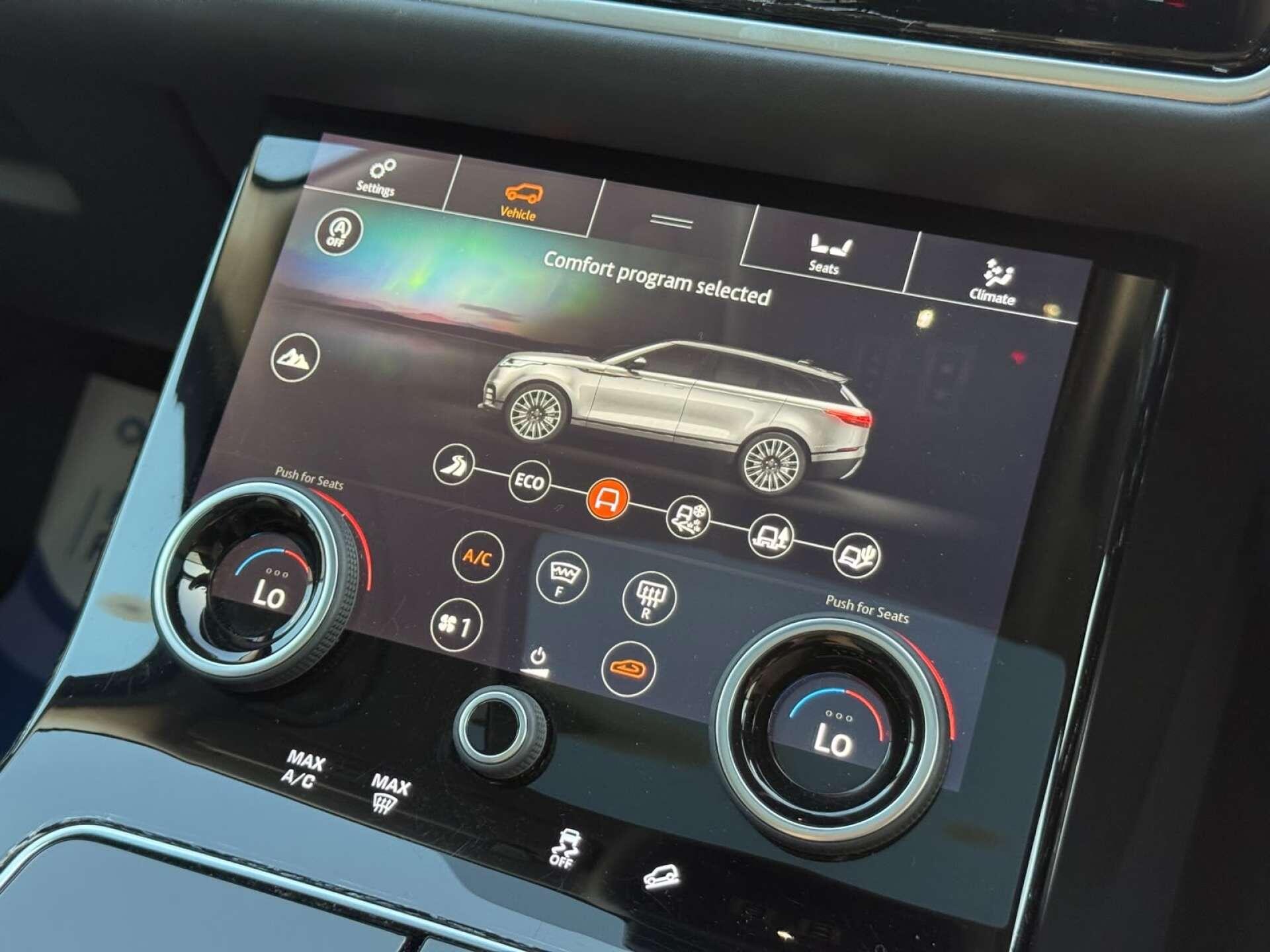 Land Rover Range Rover Velar view 75