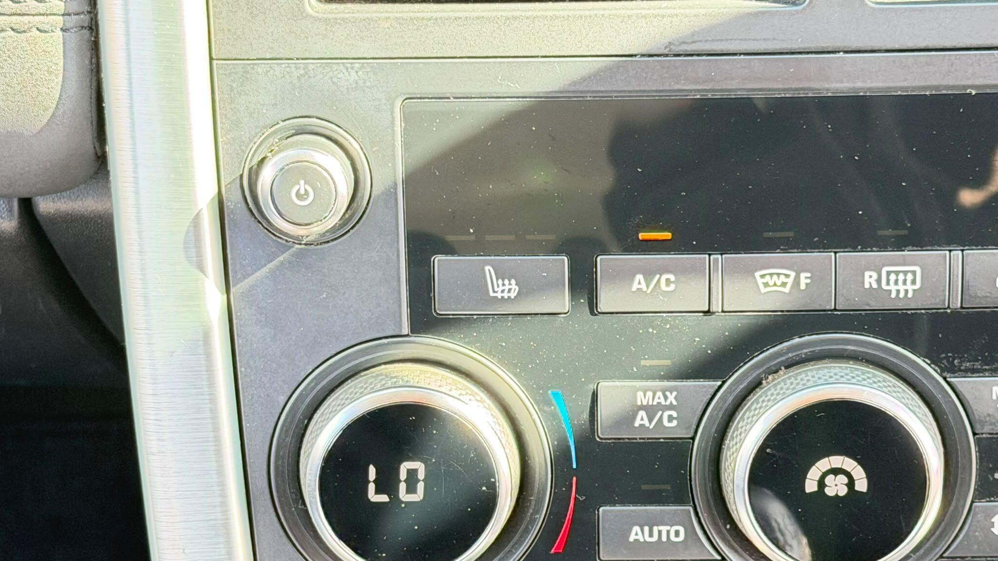 Land Rover Discovery Sport view 23