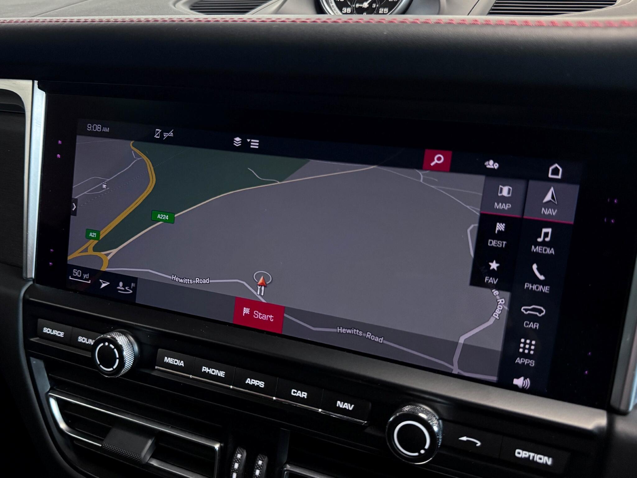 Porsche Macan view 44