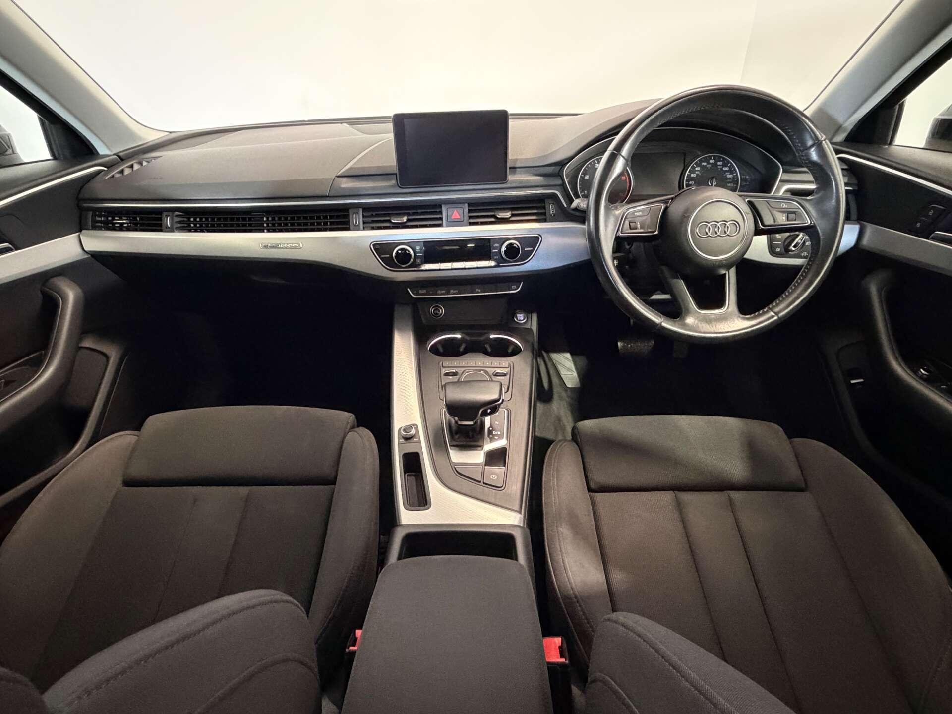 Audi A4 view 13