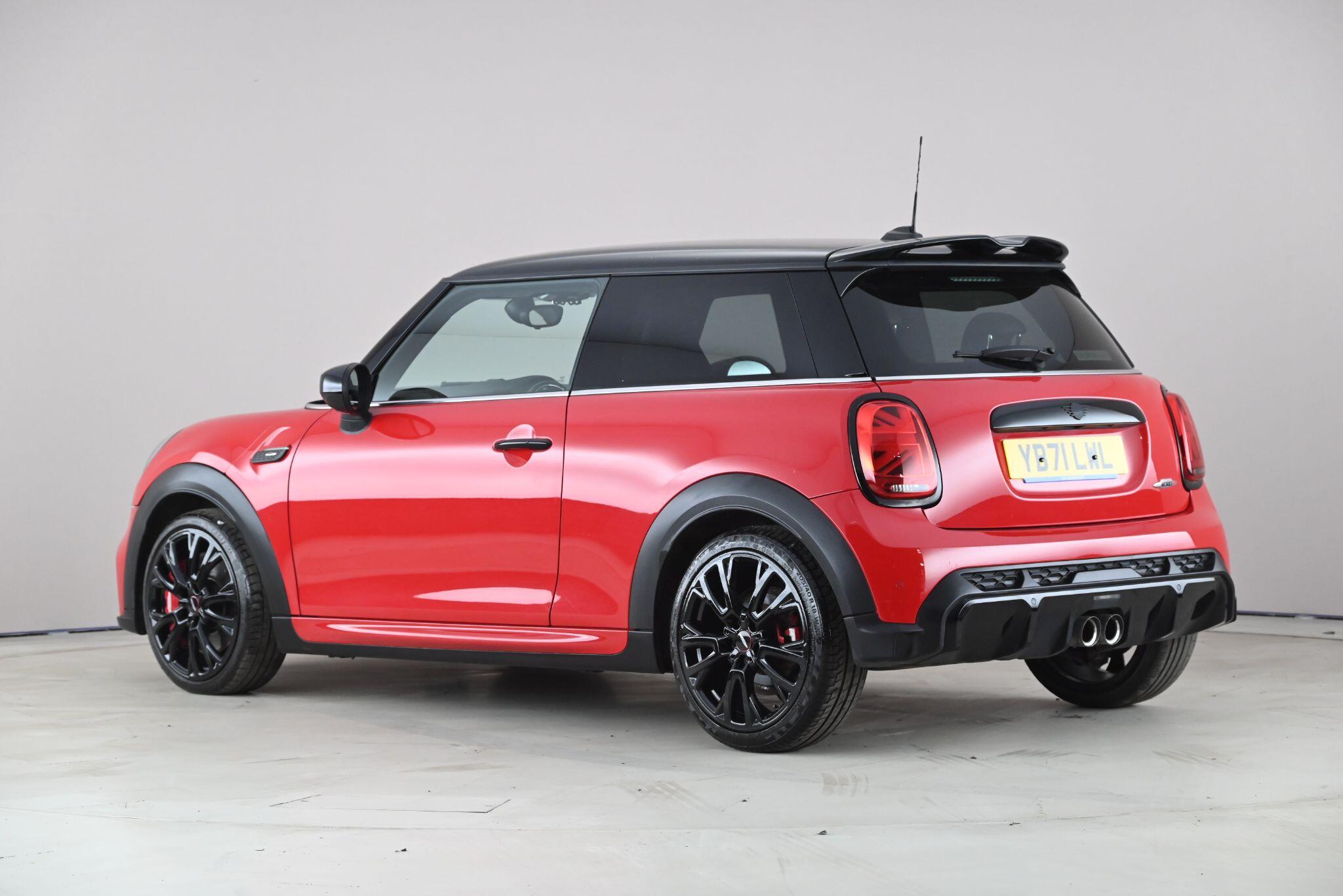 Mini Hatch view 5