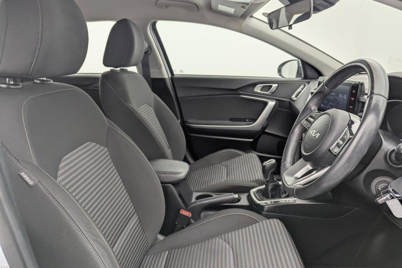 Kia Ceed view 3