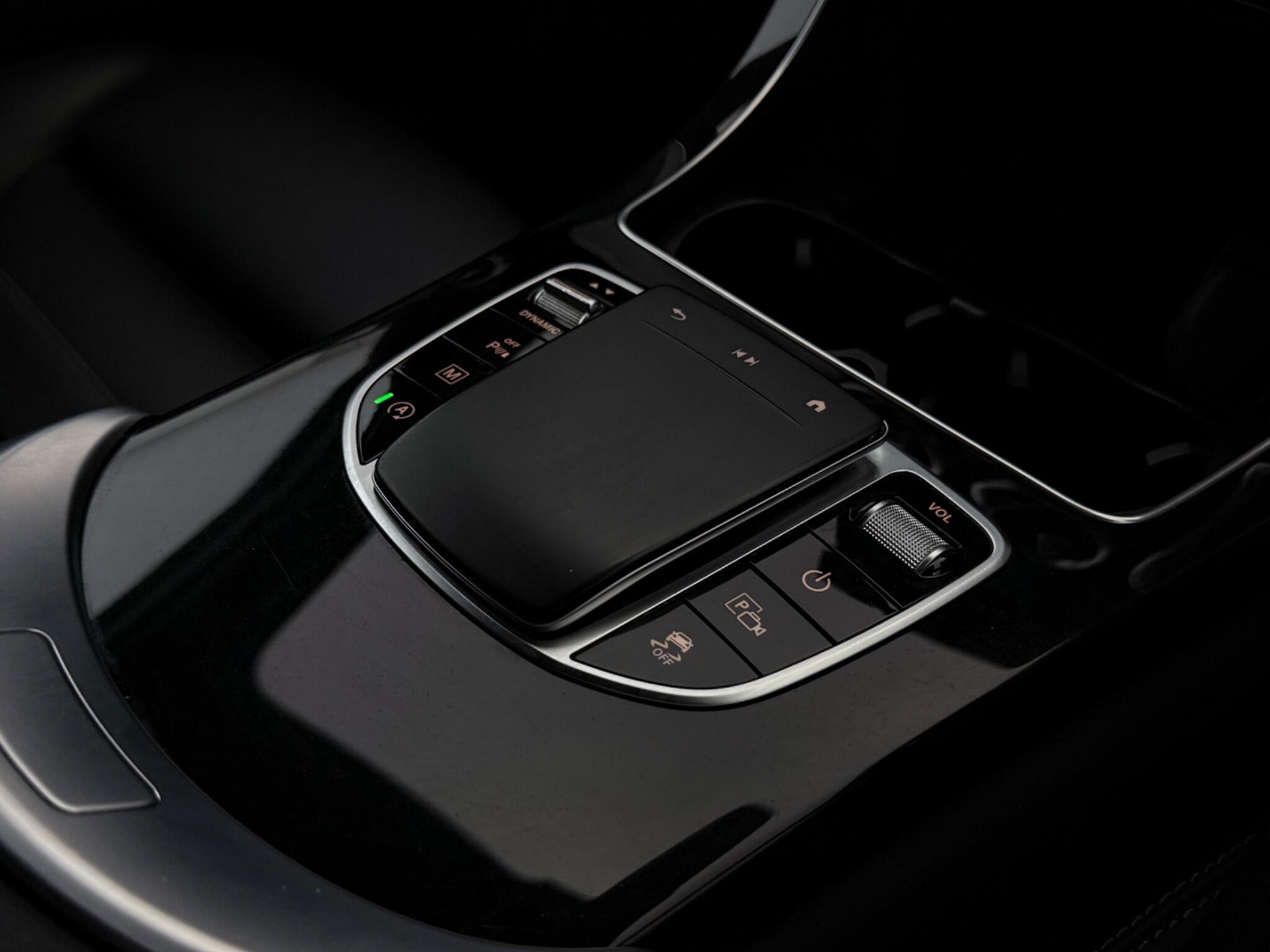 Mercedes-Benz GLC view 23