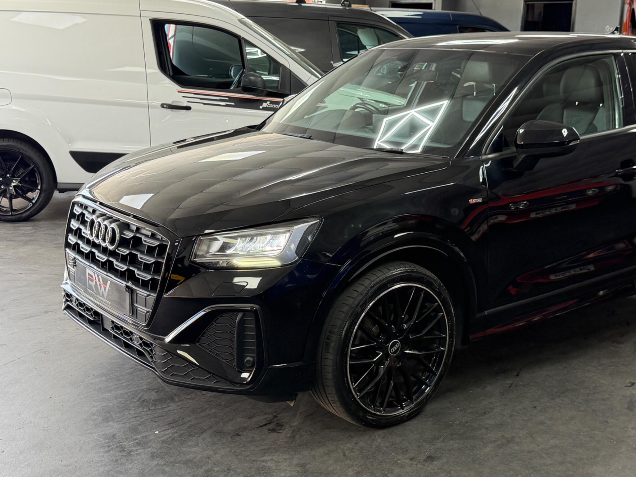 Audi Q2 view 47