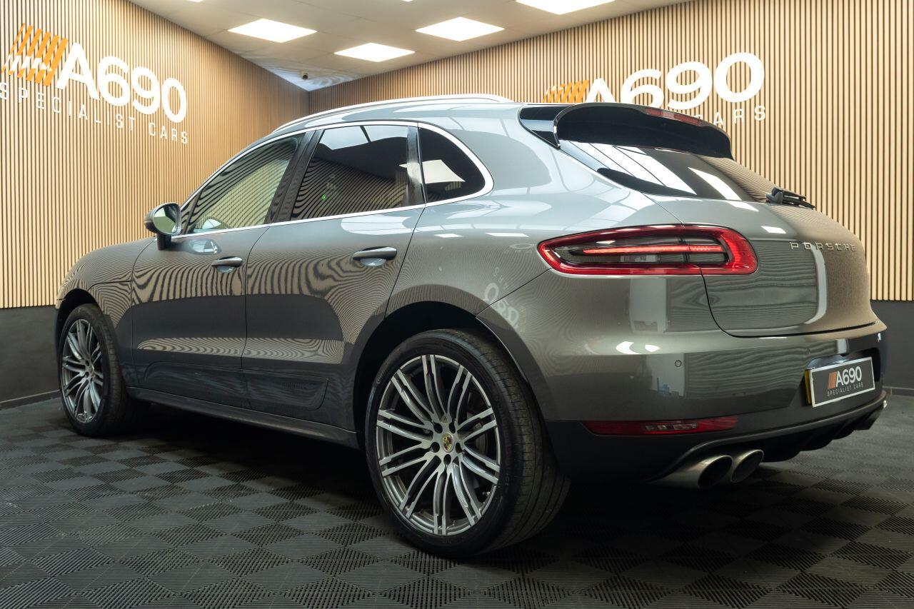 Porsche Macan view 5