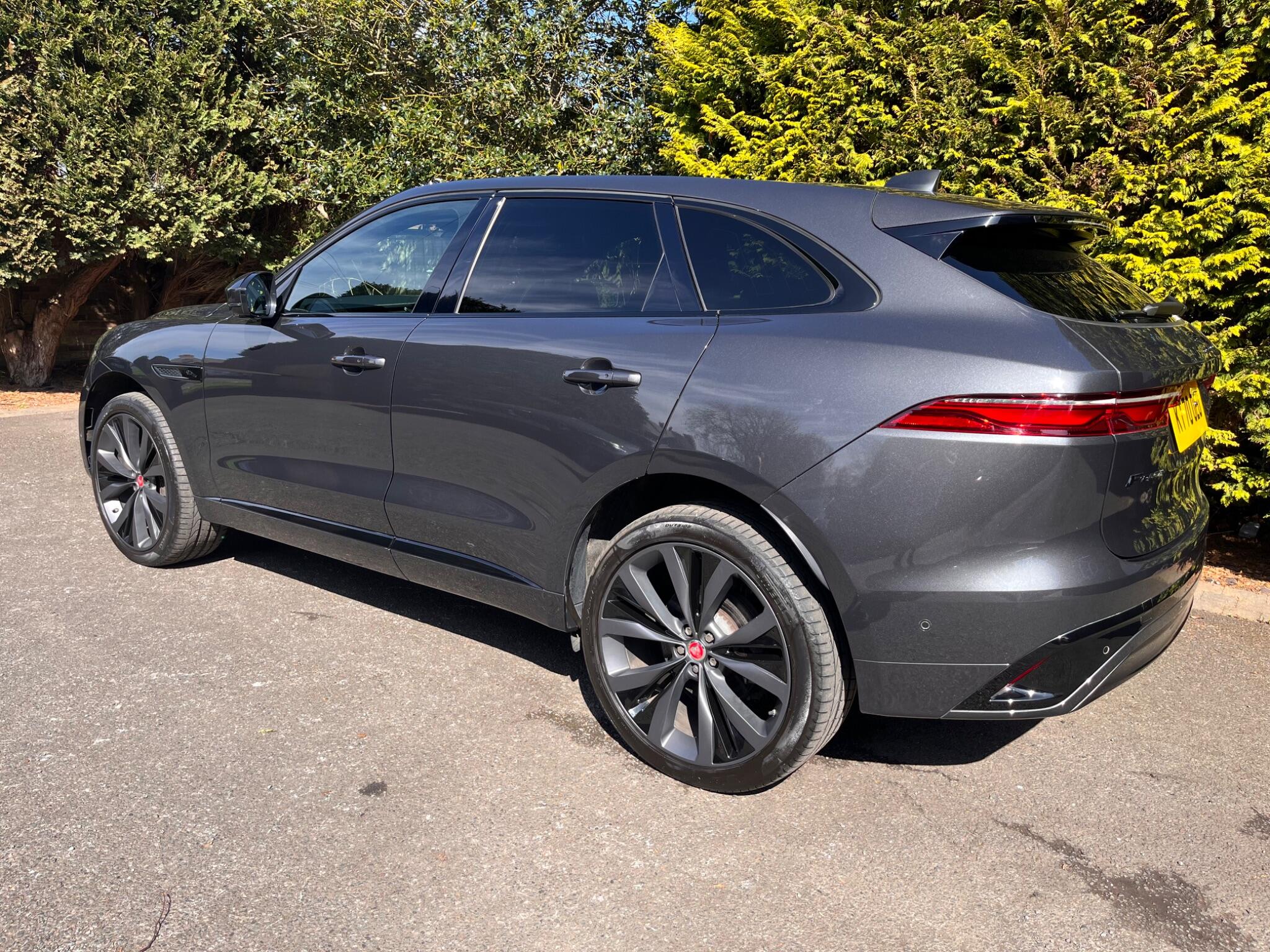 Jaguar F-Pace view 10
