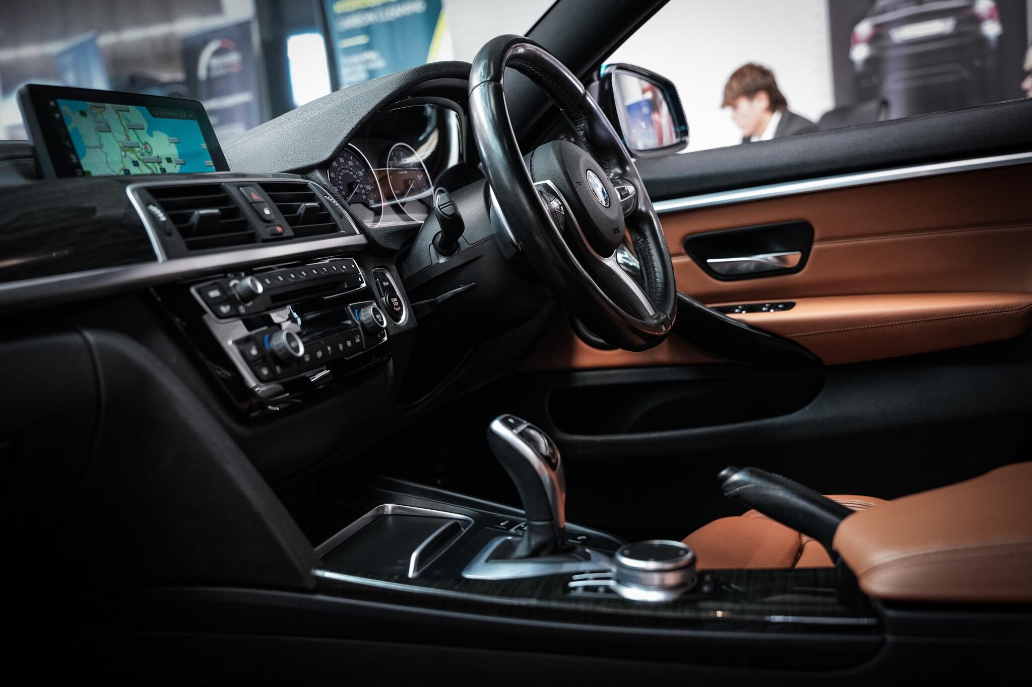 BMW 4 Series view 3