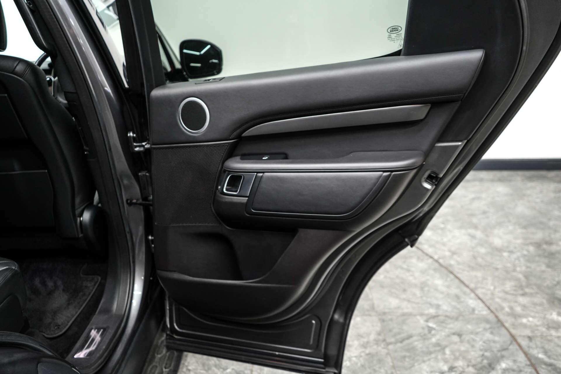 Land Rover Discovery view 23