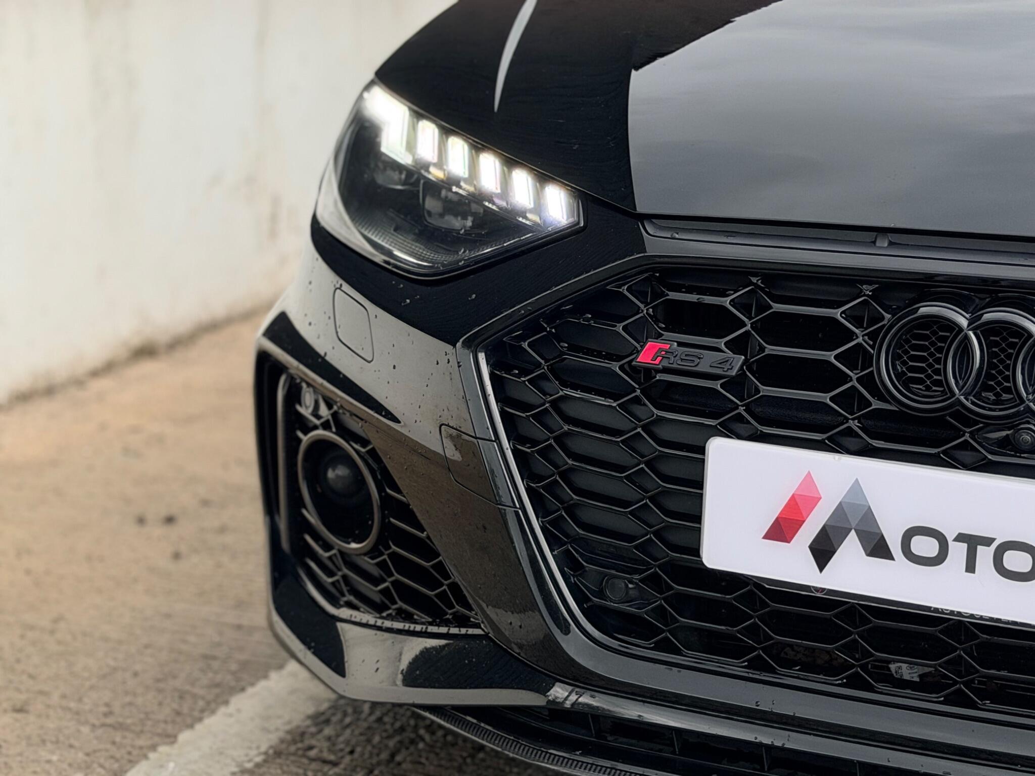 Audi RS4 view 66