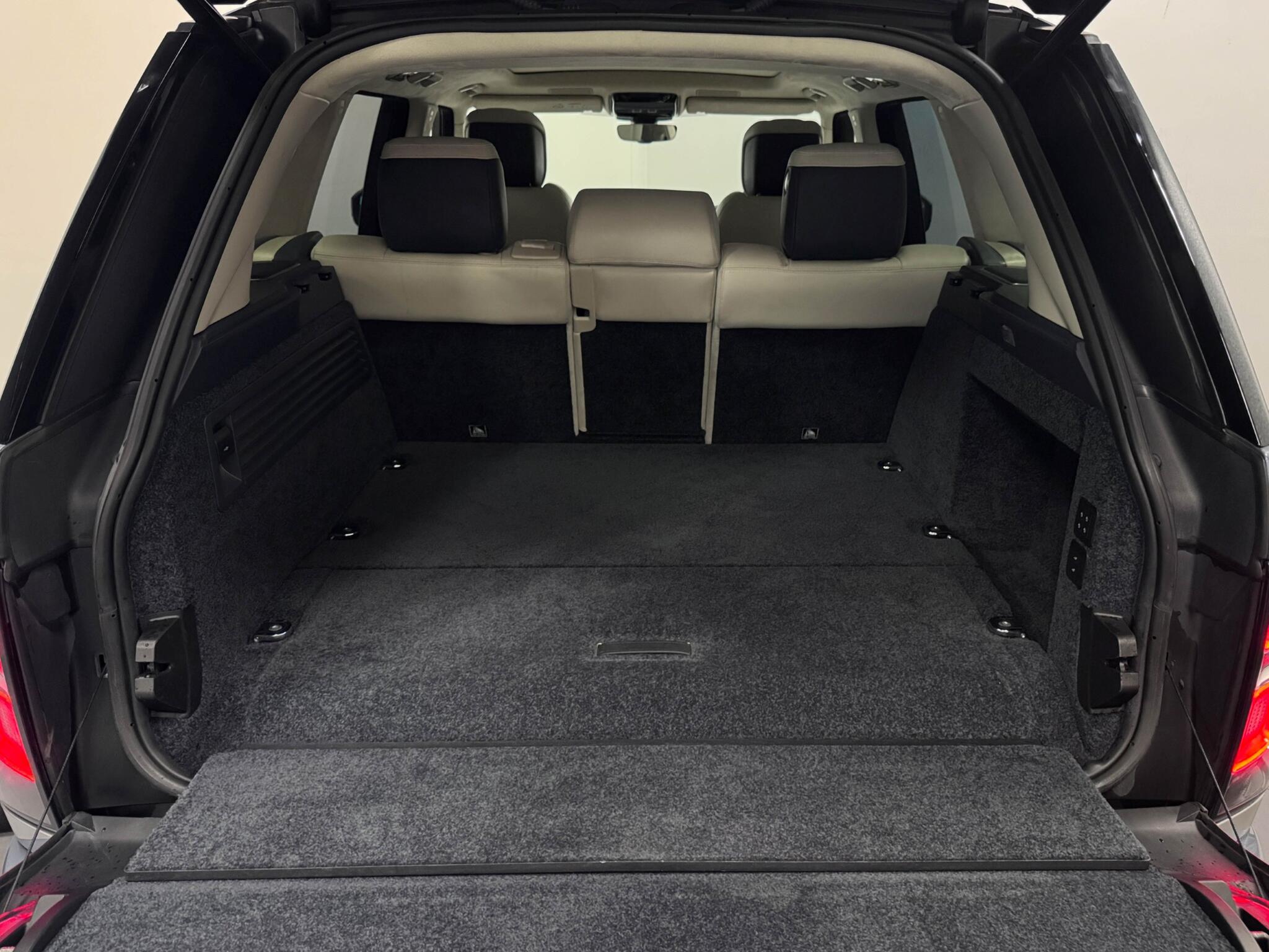 Land Rover Range Rover view 33