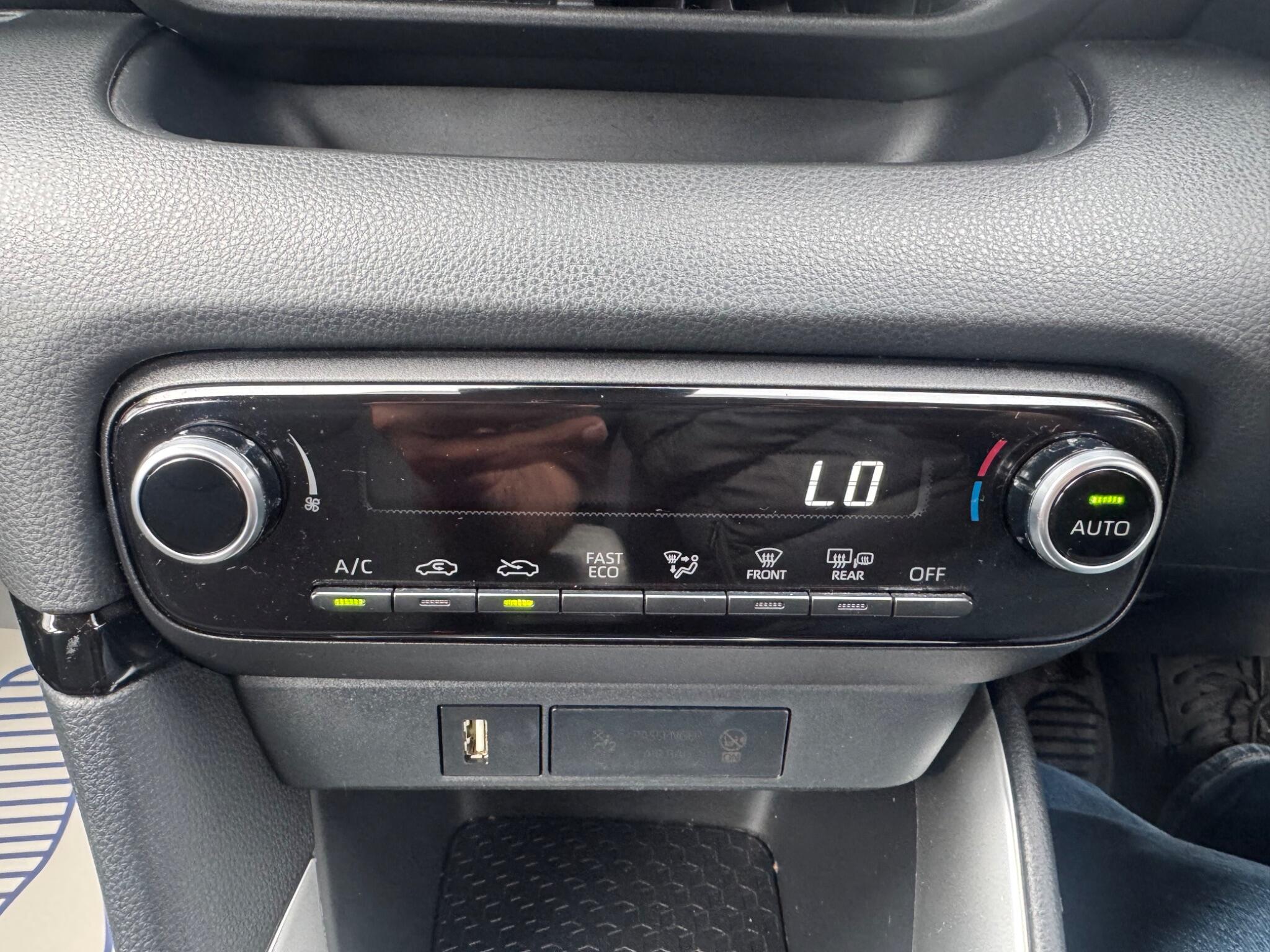 Toyota Yaris view 15