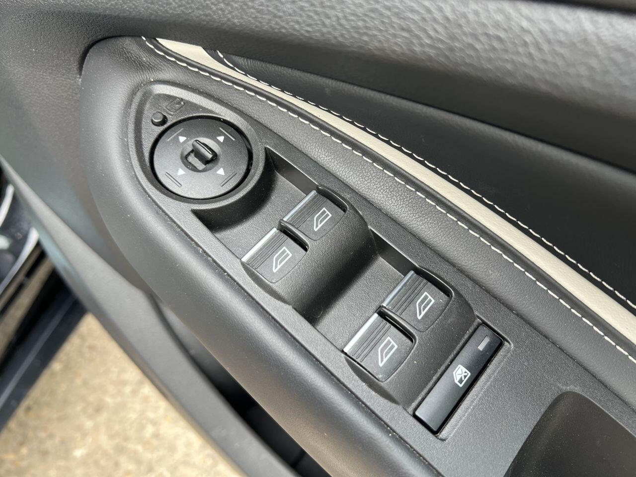 Ford Kuga view 65