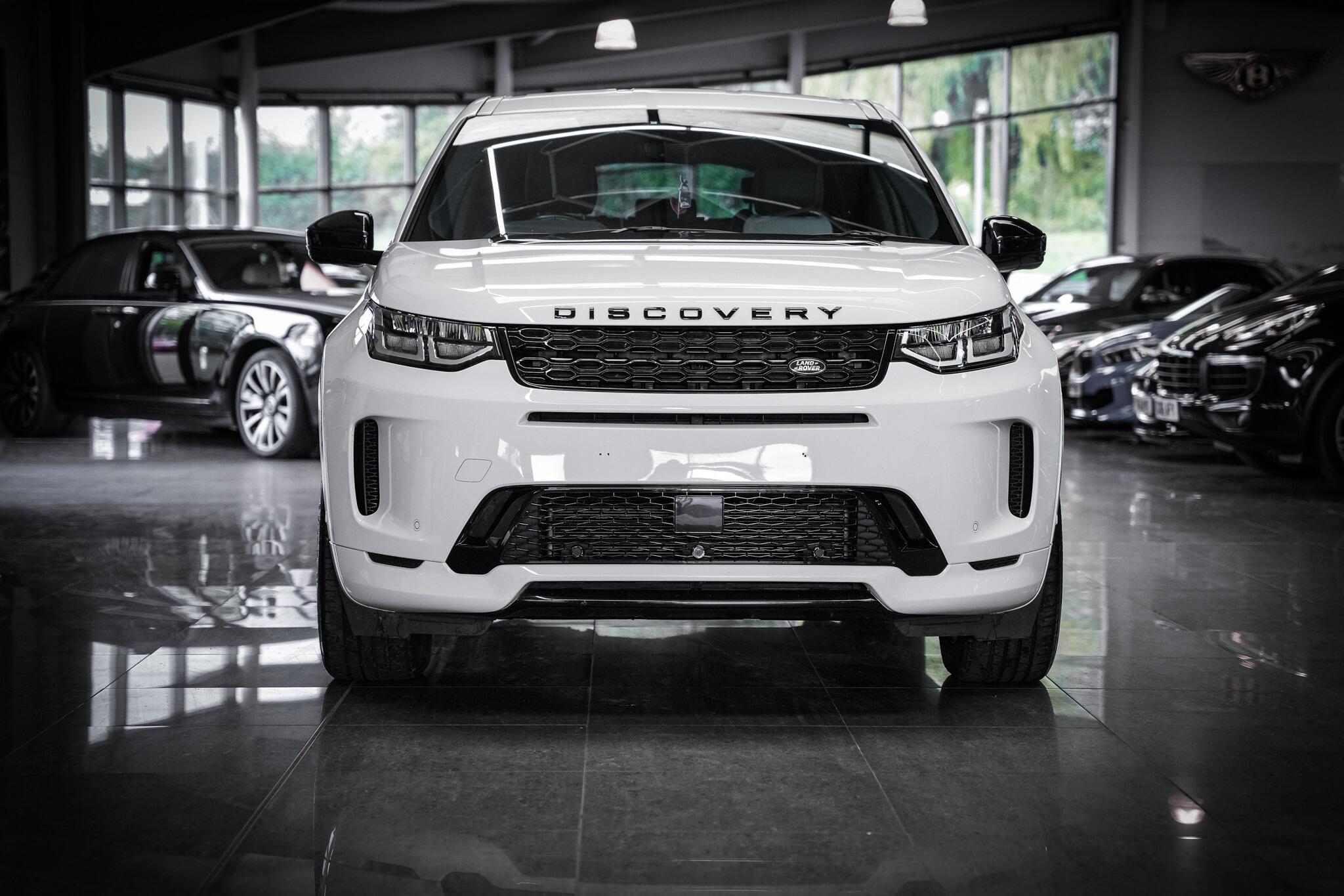 Land Rover Discovery Sport view 11