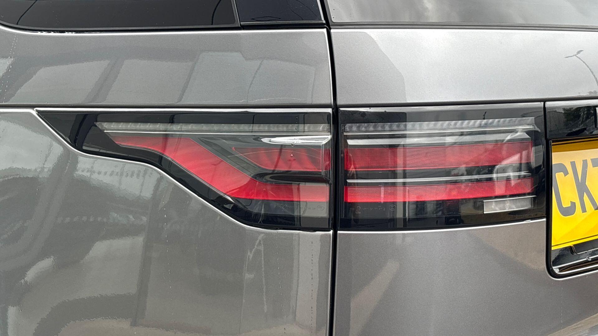 Land Rover Discovery view 19
