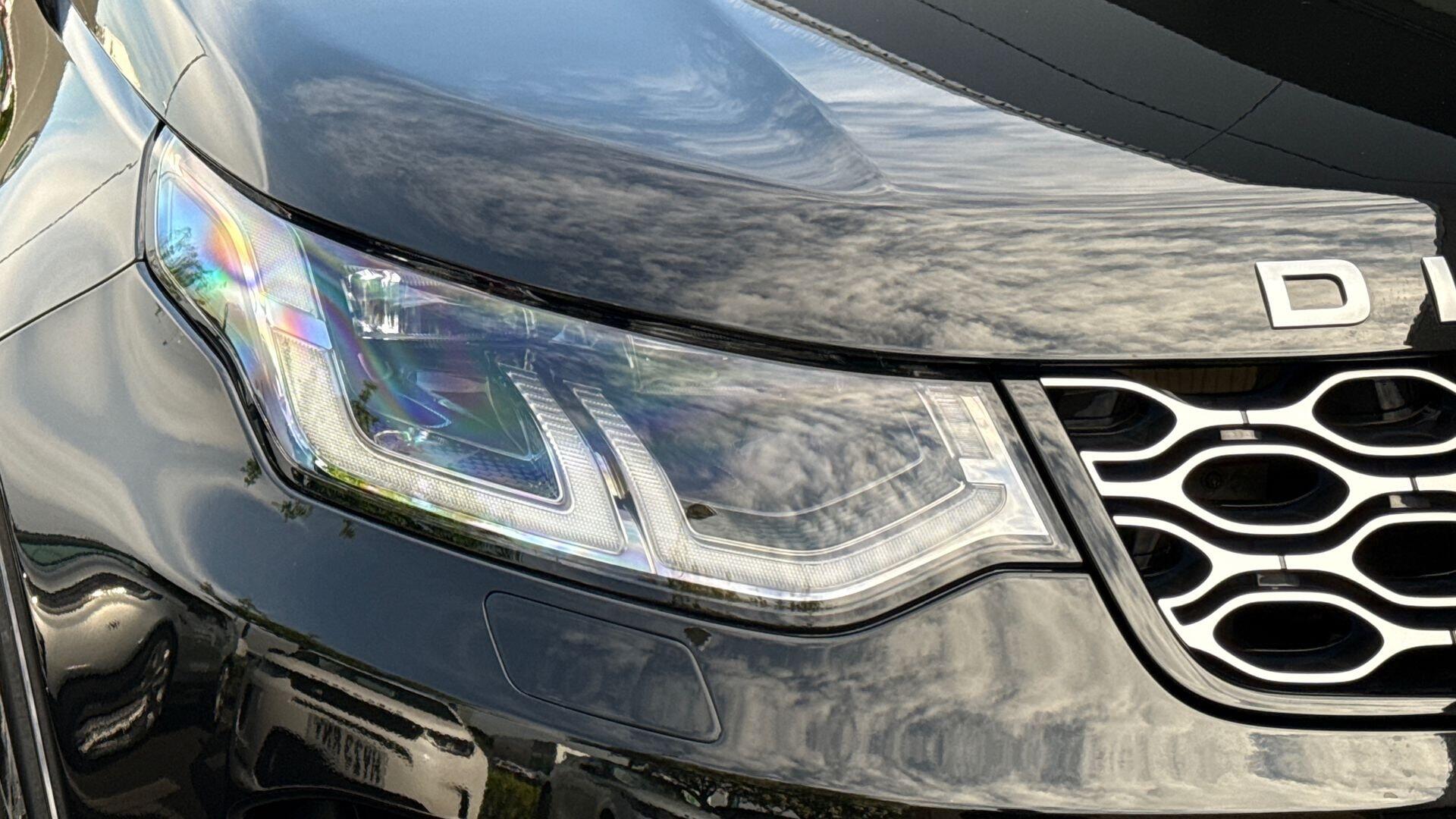 Land Rover Discovery Sport view 18