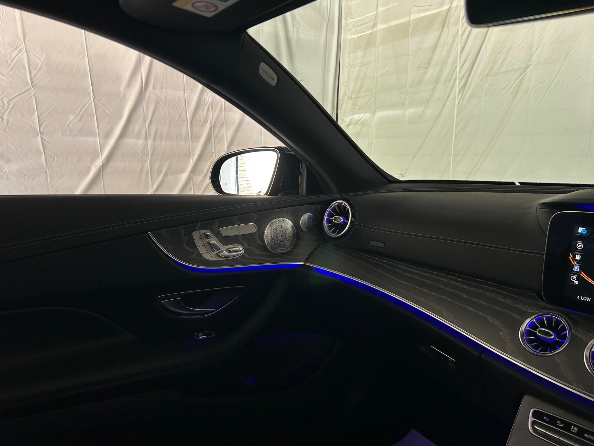 Mercedes-Benz E Class view 60