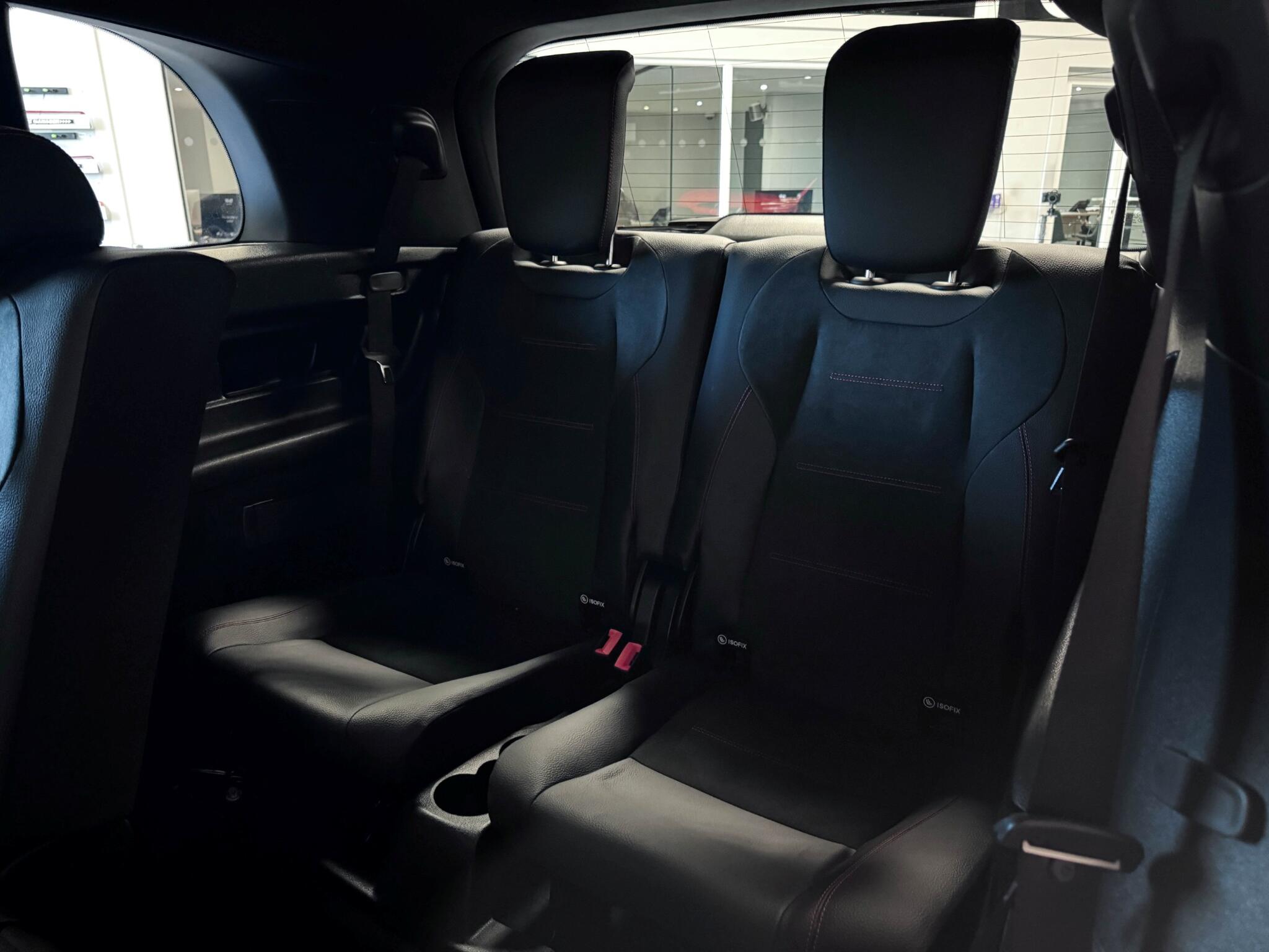 Mercedes-Benz GLB view 9
