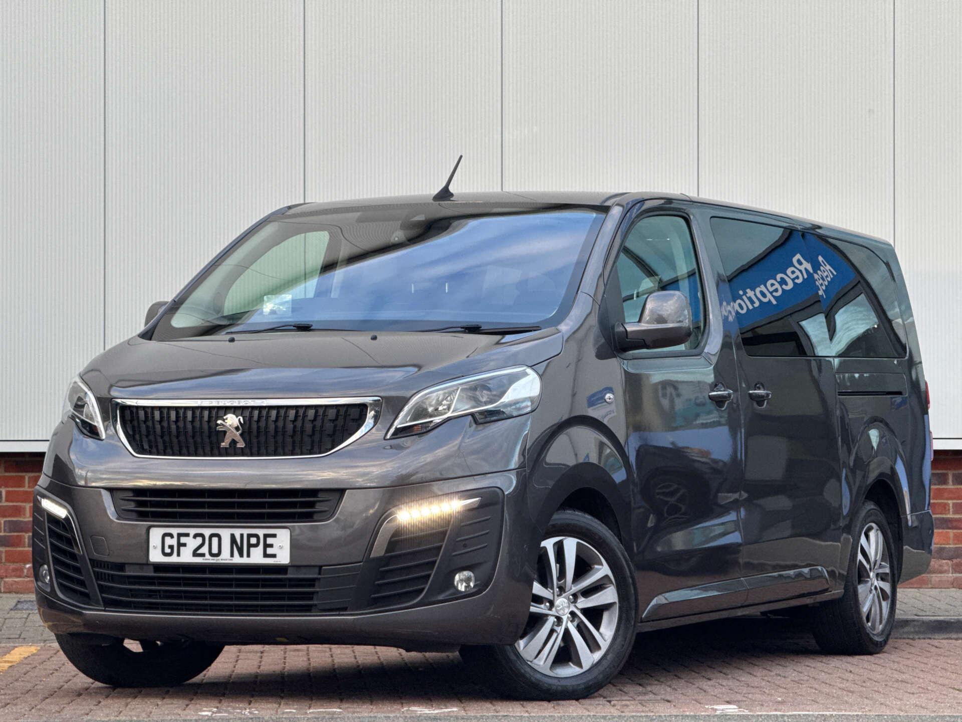 Peugeot Traveller view 3