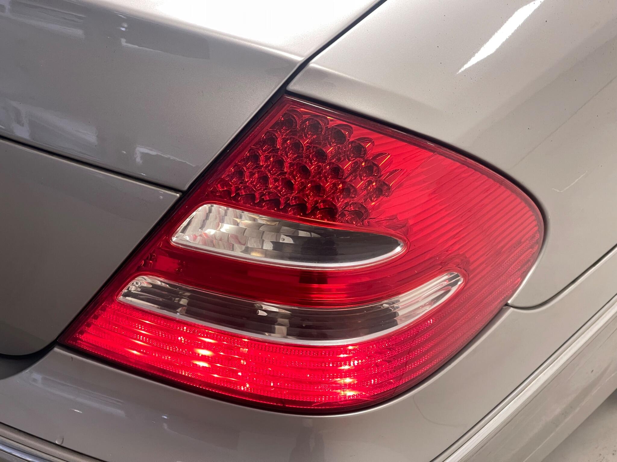 Mercedes-Benz E-Class view 26