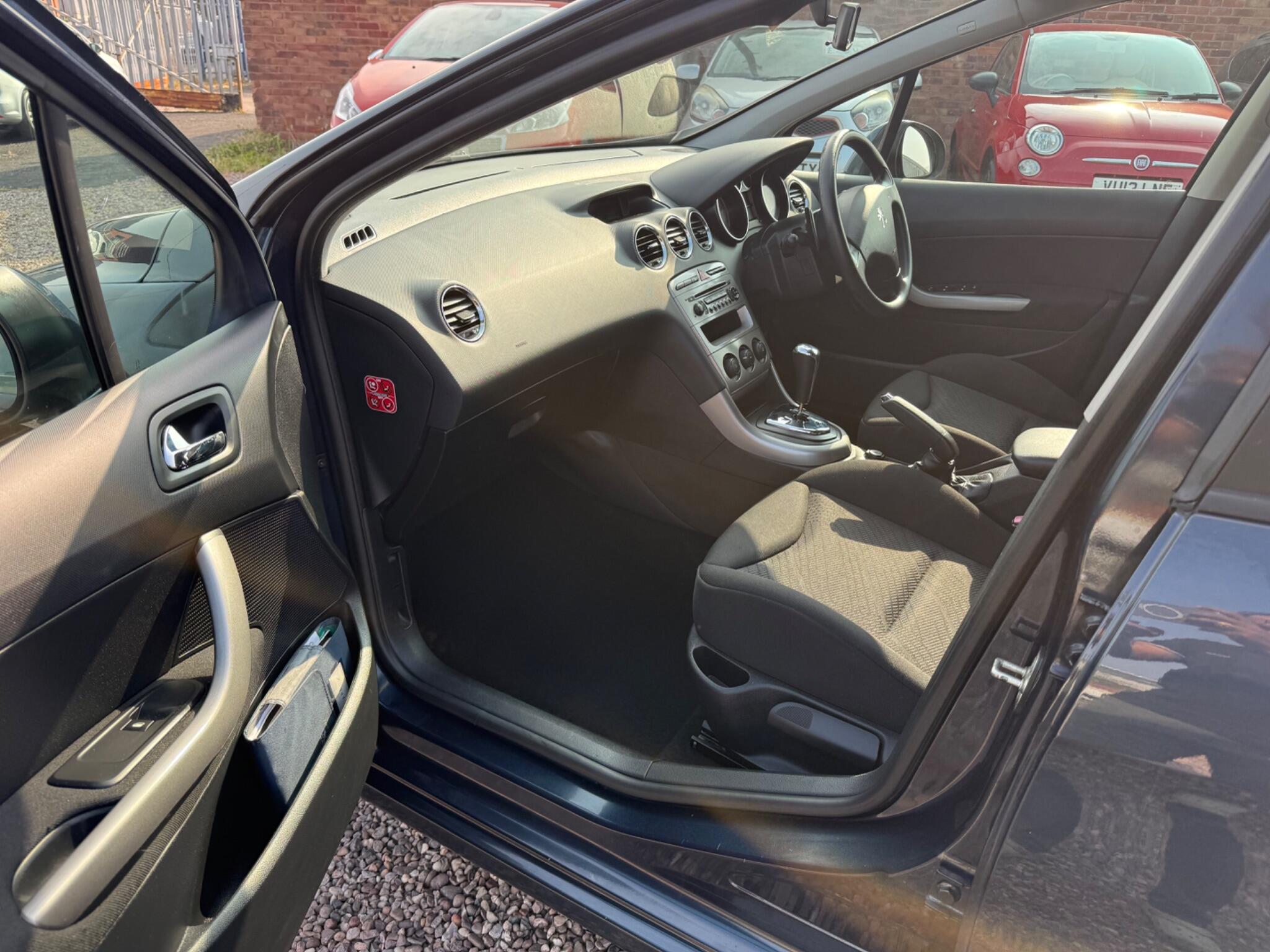 Peugeot 308 view 22