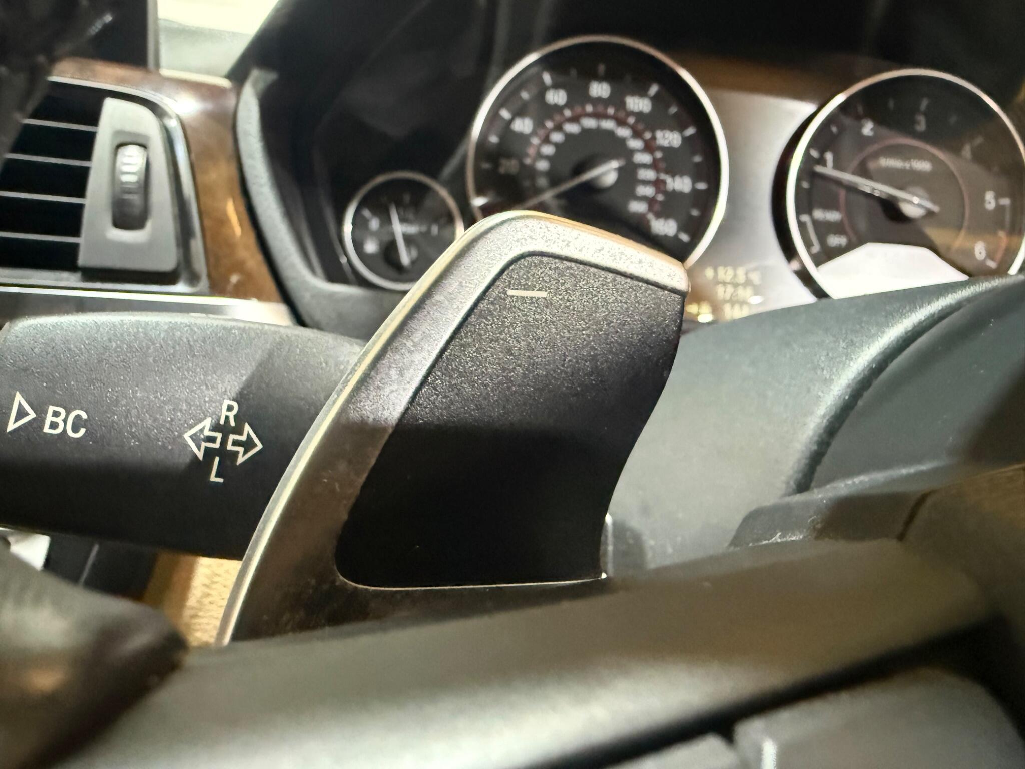 BMW 3 Series view 31