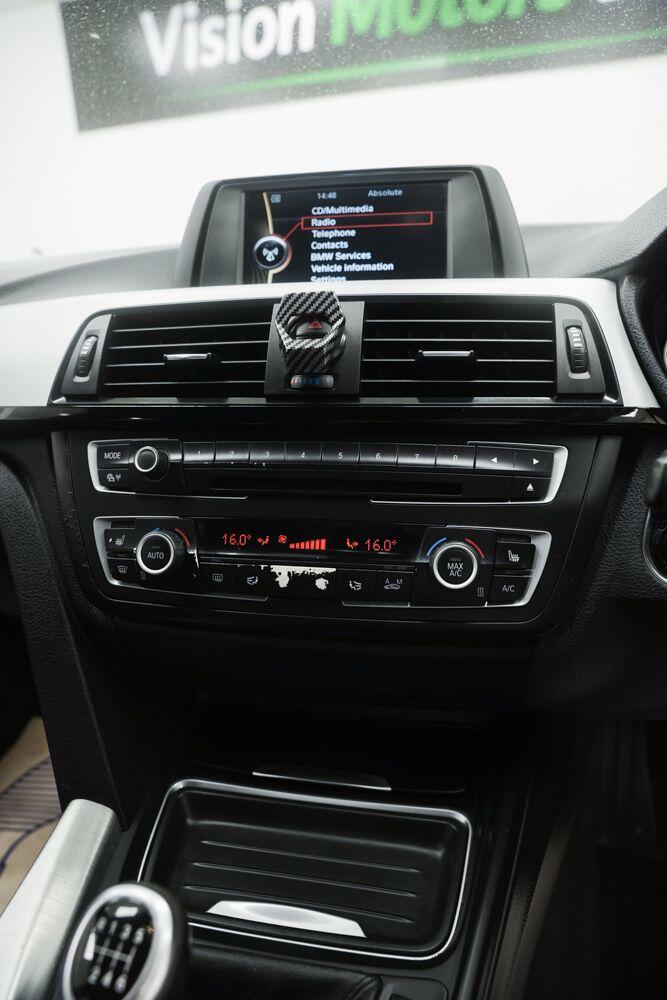 BMW 3 Series view 23