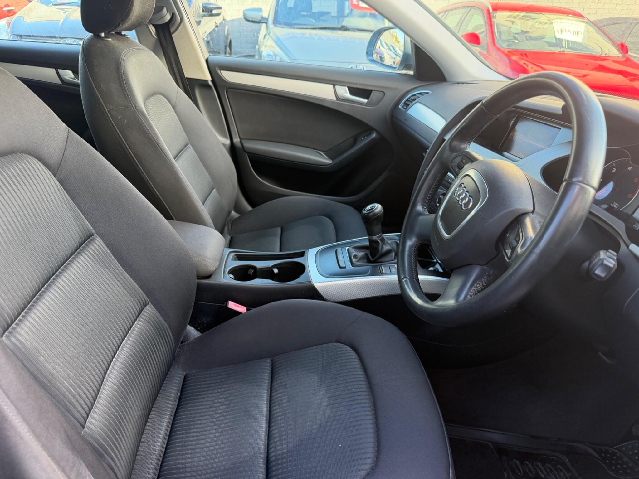 Audi A4 view 10