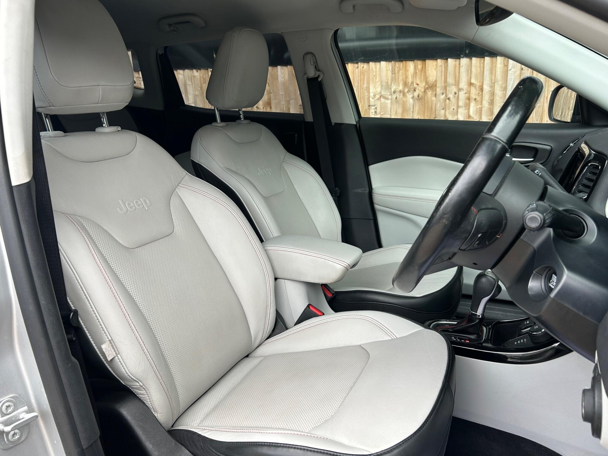 Jeep Compass view 3