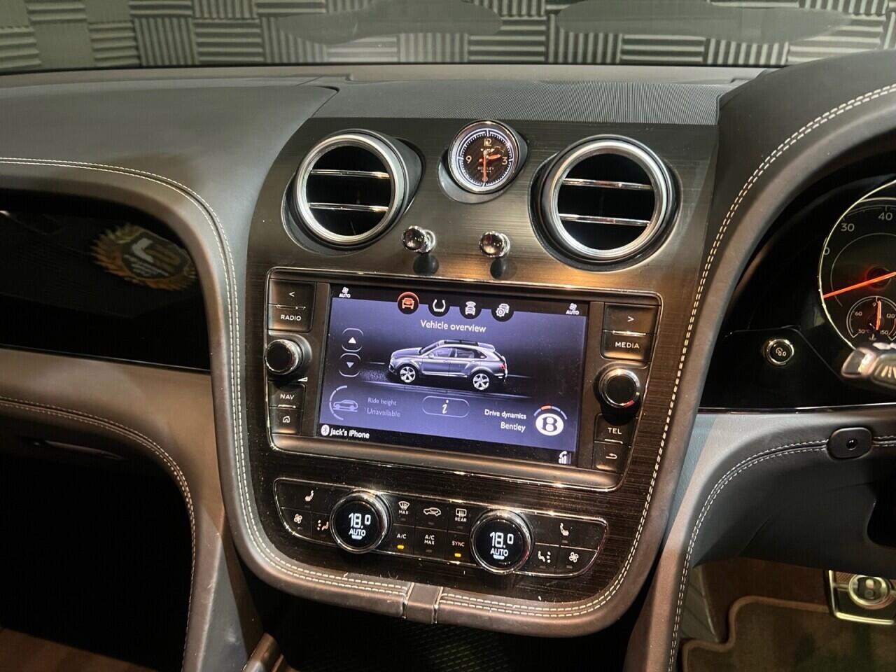 Bentley Bentayga view 15