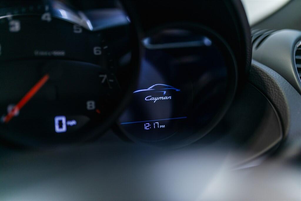 Porsche Cayman view 28