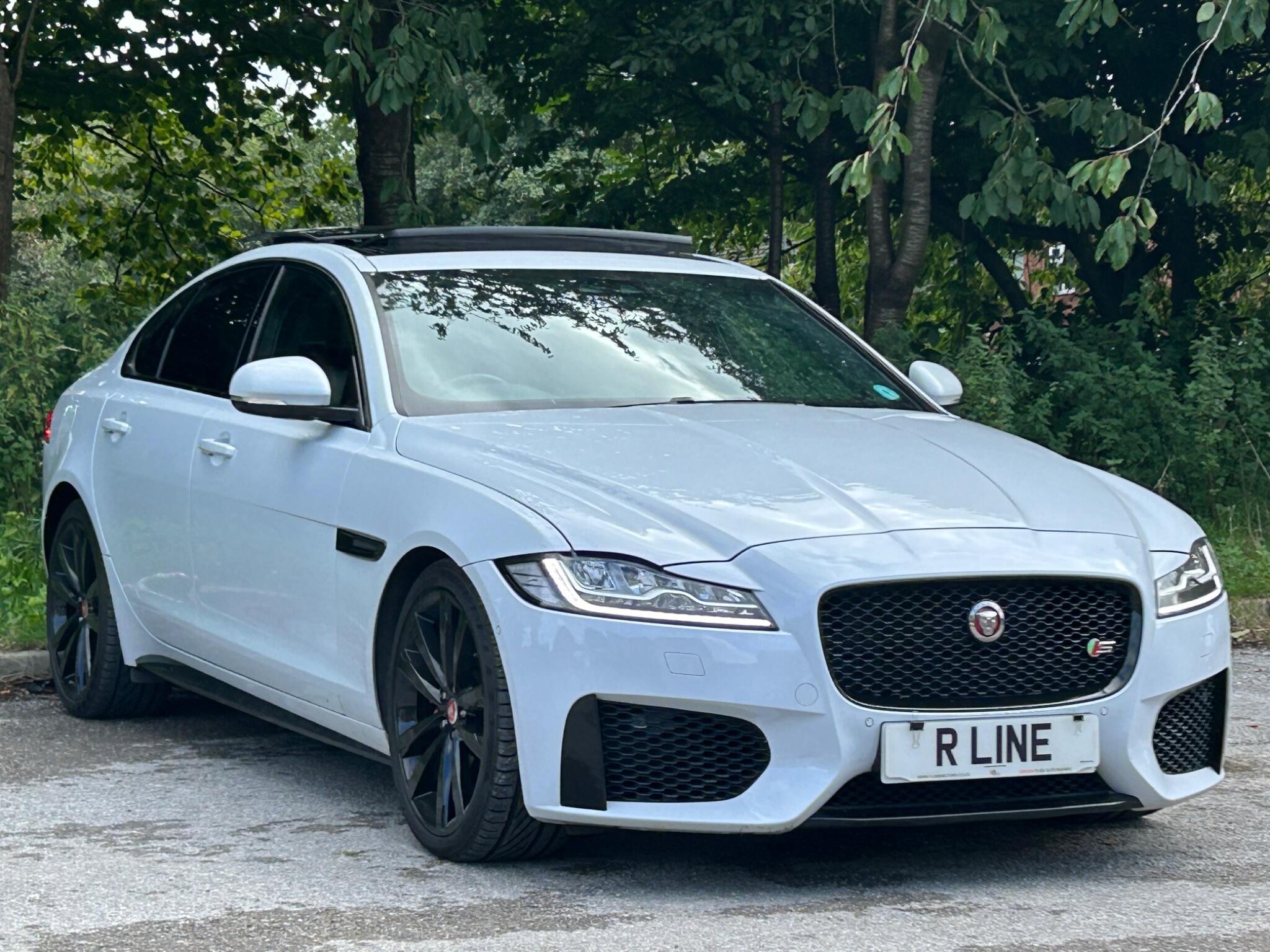 Jaguar XF view 3