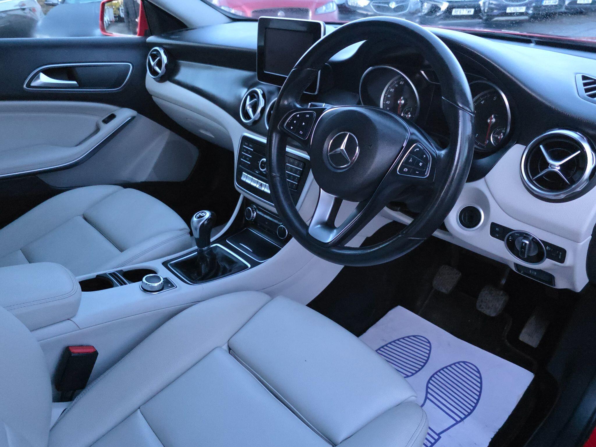 2018 Mercedes-Benz GLA 1.6 GLA200 SE (Executive) Euro 6 (s/s) 5dr • 28,270 miles image 10