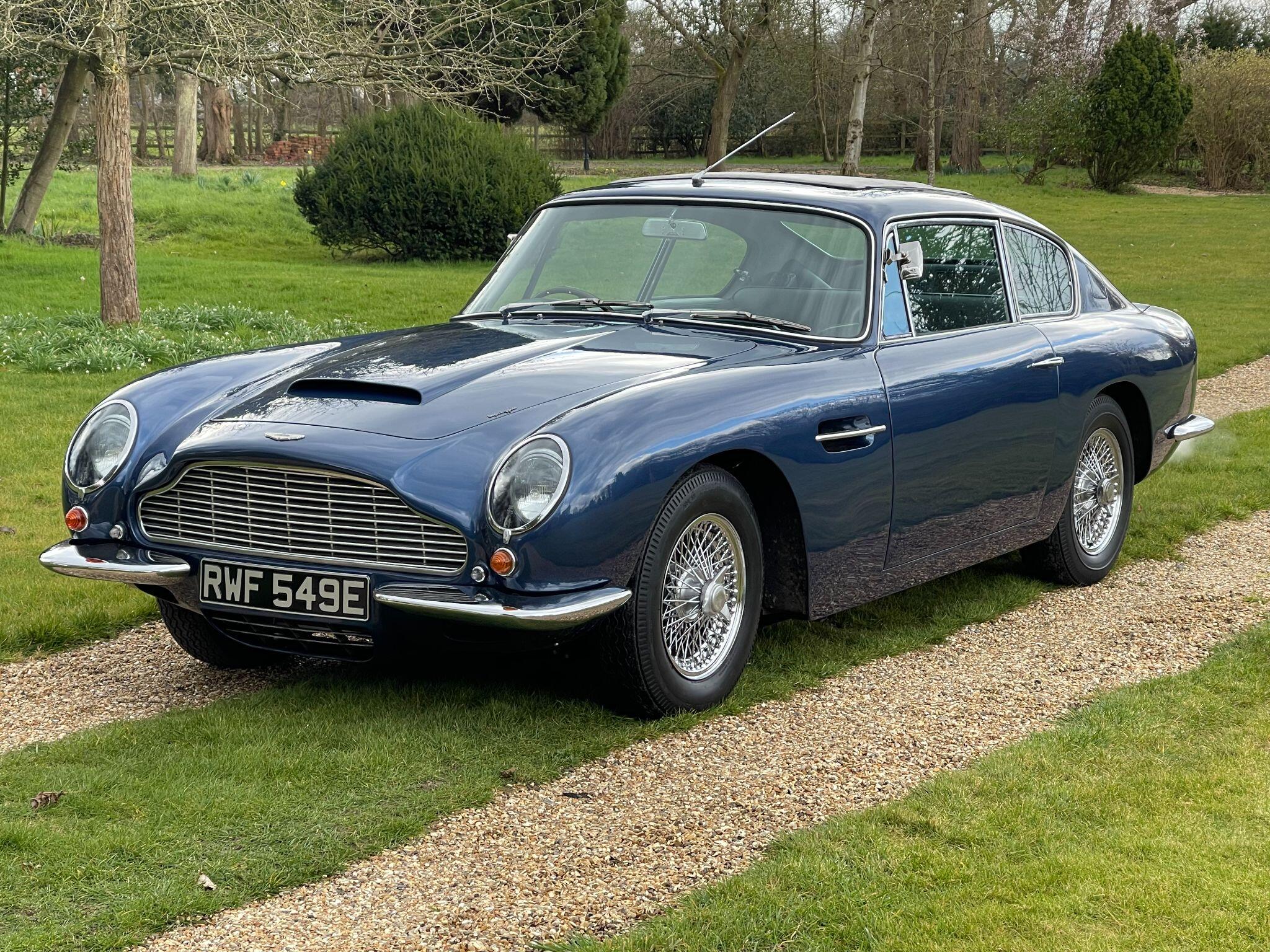 Aston Martin DB6