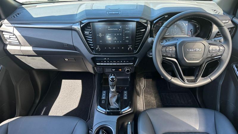 Isuzu D-Max view 9