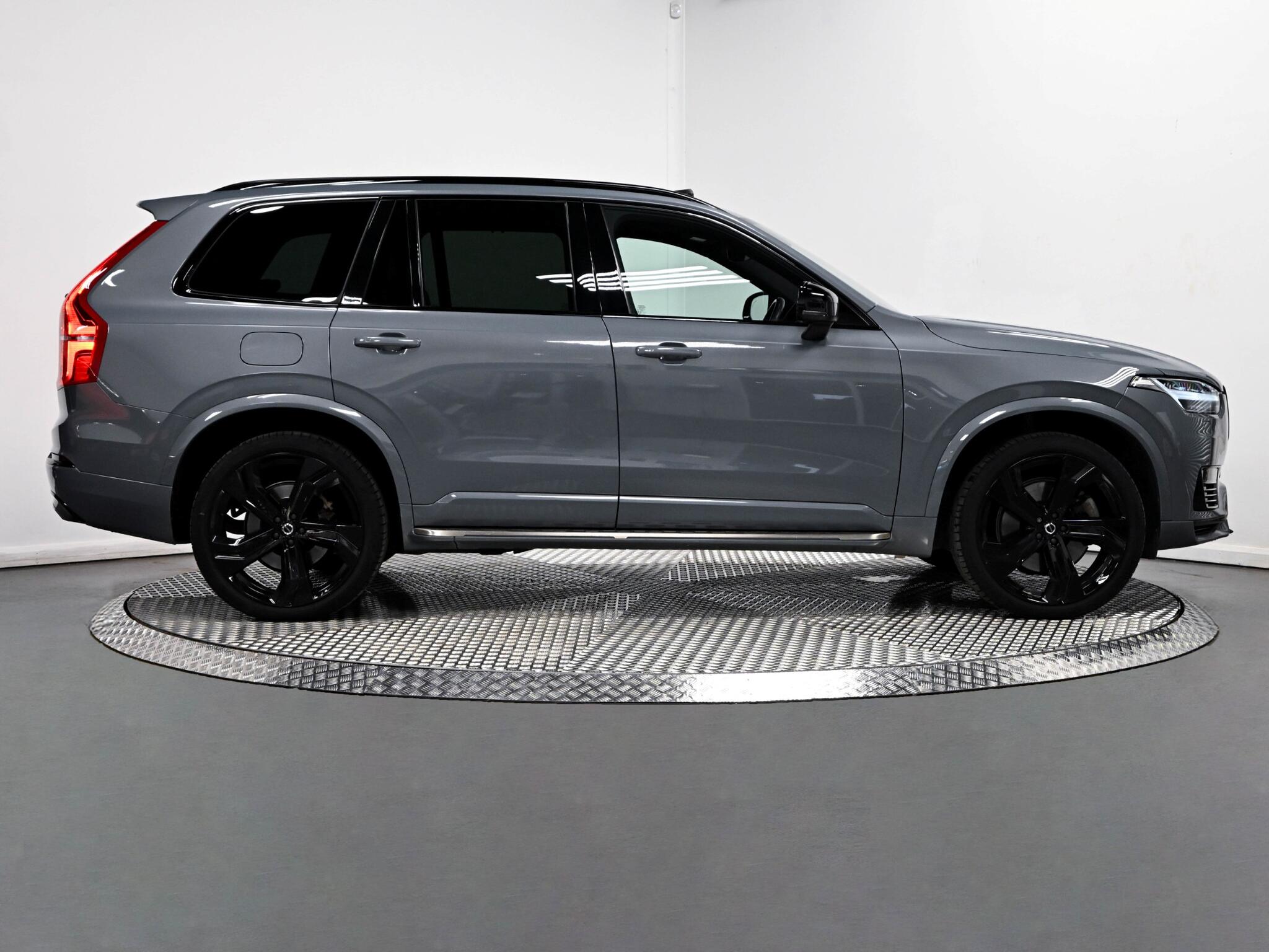 Volvo XC90 view 24